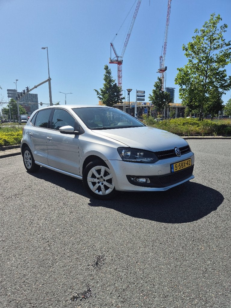 Volkswagen Polo 1.2 Team PDC/Cruise/Camera/stoelverwaming, Auto's, Volkswagen, Voorwielaandrijving, 967 kg, 40 €/maand, Handgeschakeld