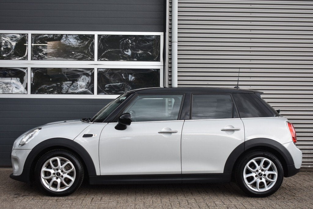 Mini COOPER 1.5 COOPER CHILI S.BNS / CLIMA / STOELVERW. / CR, Auto's, 136 pk, 49 €/maand, Bedrijf, Handgeschakeld
