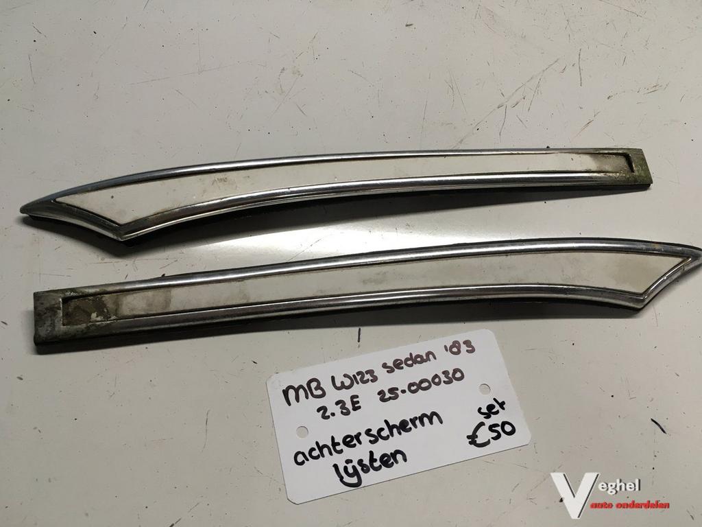Mercedes W123 Sedan 2.3 1983 Wagennr 2500030   Sierlijst ach, Gebruikt, -, -, Ophalen of Verzenden