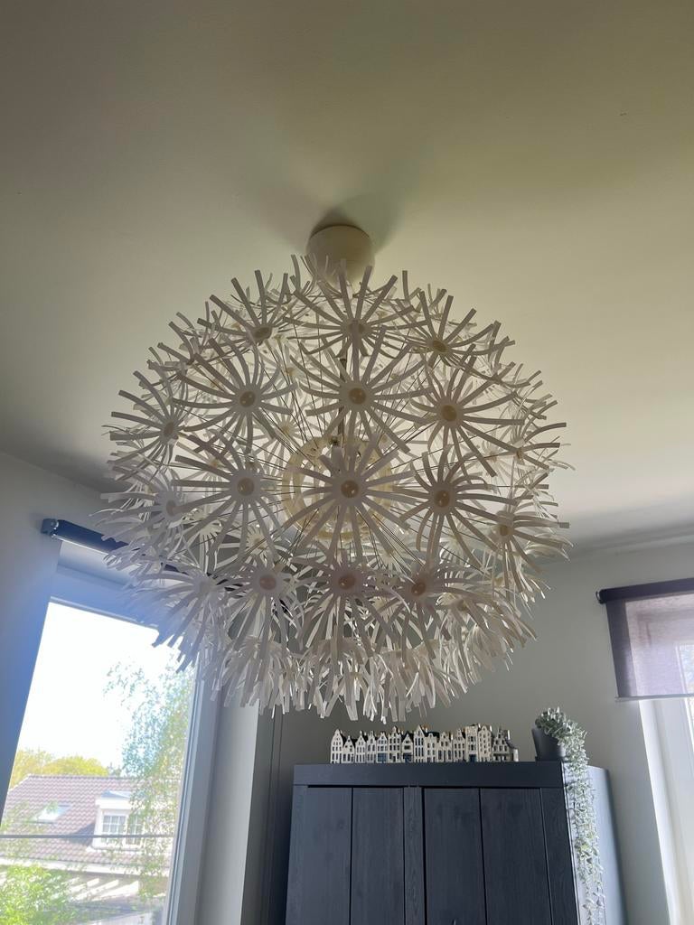 IKEA Maskros lamp - Grote hanglamp in bloemvorm, Ophalen, Gebruikt, Kunststof, 50 tot 75 cm