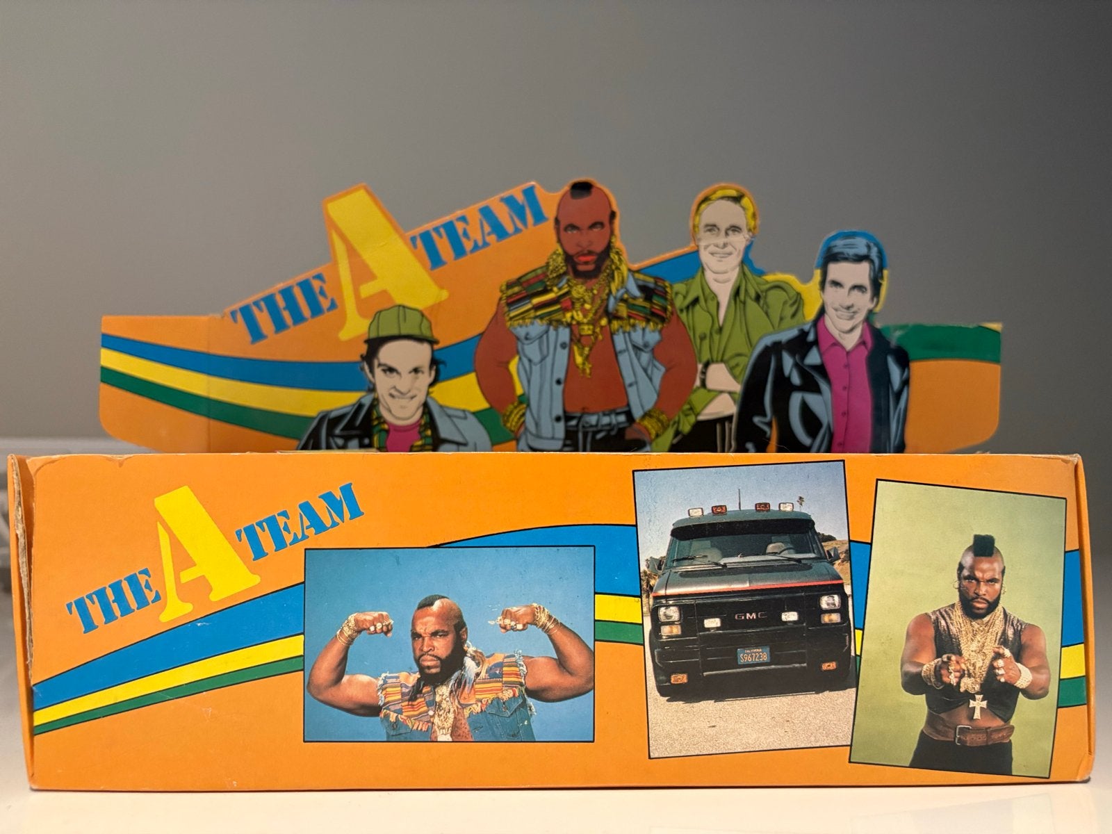 Vintage The A-Team Plaatjes Display Box met Plaatjes, Hobby en Vrije tijd, Stickers en Plaatjes, Ophalen, Zo goed als nieuw, Meerdere plaatjes