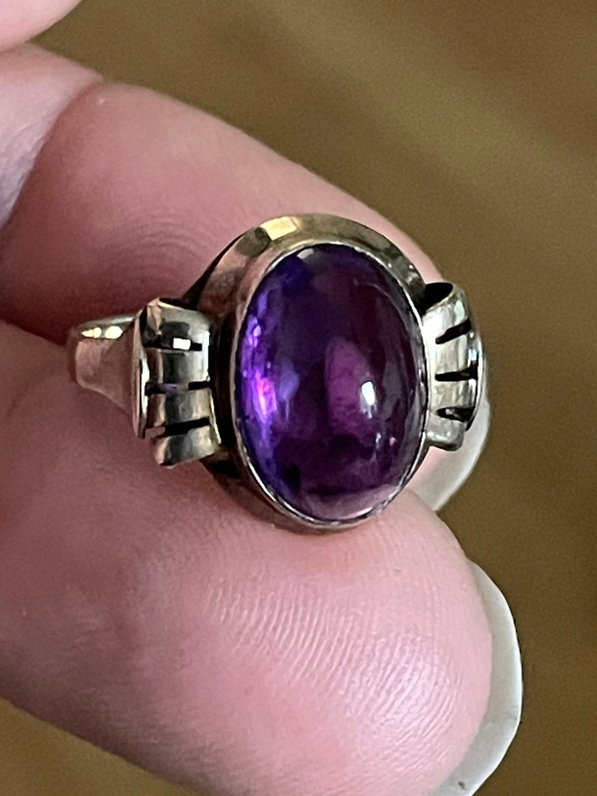 Prachtige 8 karaat art-decoring met een cabochon amethist, Ophalen of Verzenden, Goud, Ring