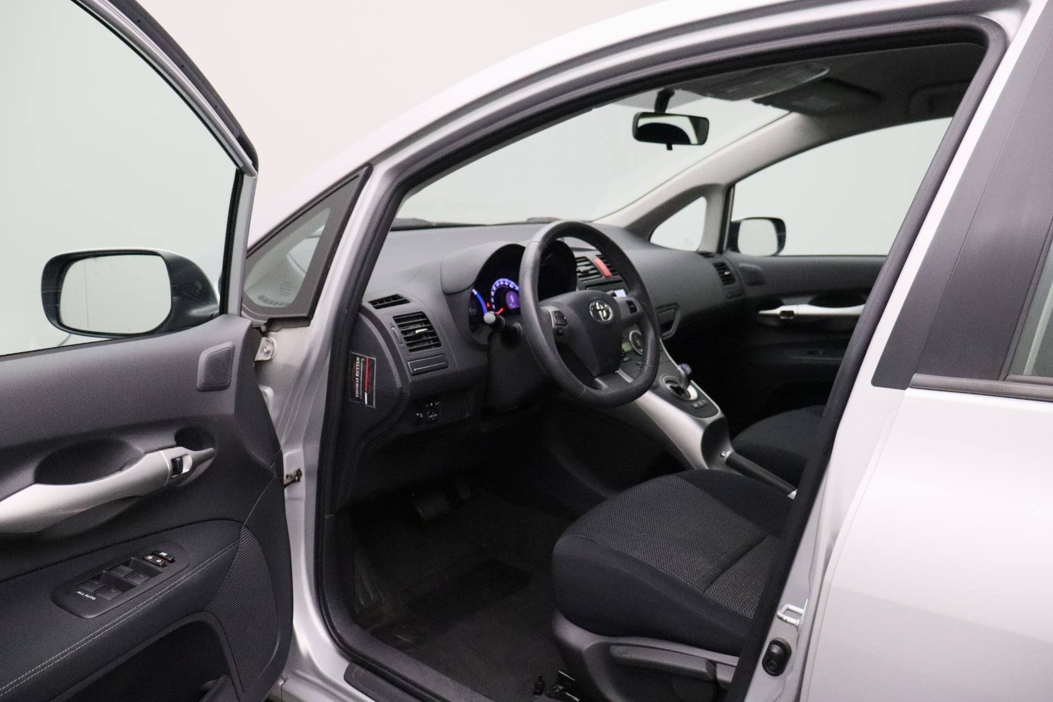 Toyota Auris 1.8 Full Hybrid Aspiration 2012 NAP | Navigatie, Auto's, Euro 5, Gebruikt, 4 cilinders, Origineel Nederlands