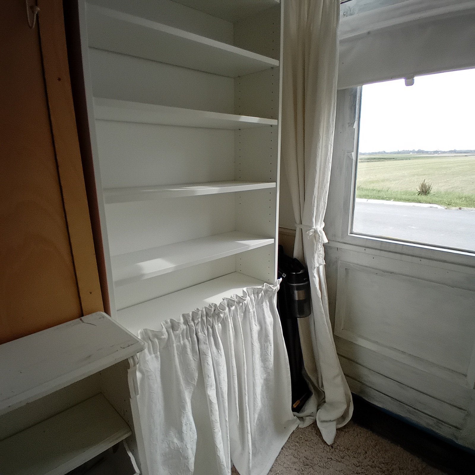 Ikea Billy kast wit met verhoging., Ophalen, Gebruikt, 200 cm of meer, 50 tot 100 cm