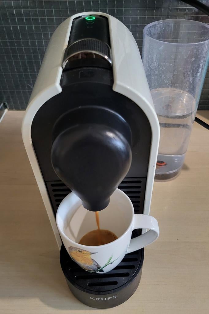 Krups Nespresso machine, Ophalen, Gebruikt, Espresso apparaat, Koffiepads en cups