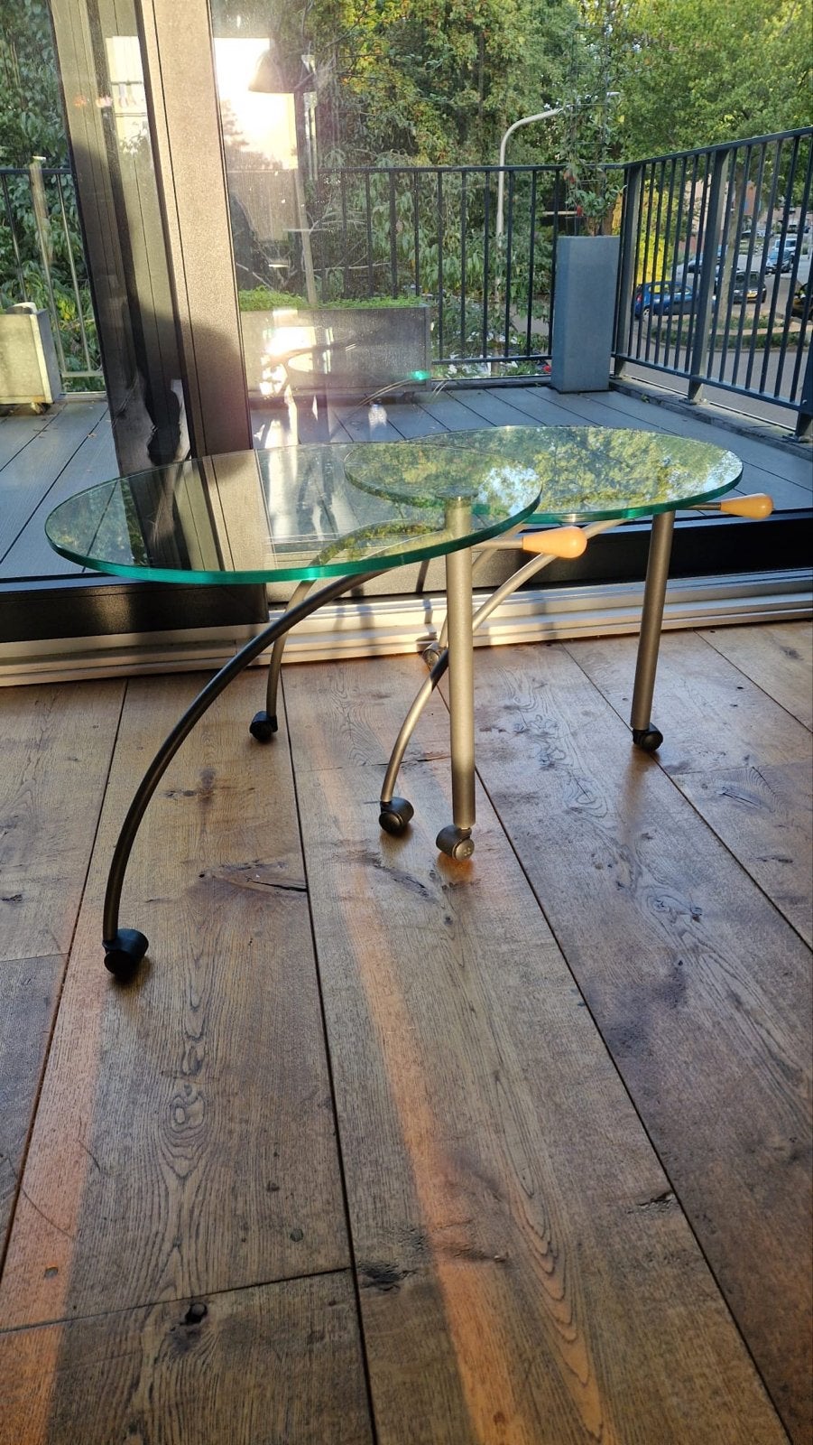 Glazen salontafel met wielen, verstelbaar, Huis en Inrichting, Gebruikt, Rond, Glas, 5 – 50