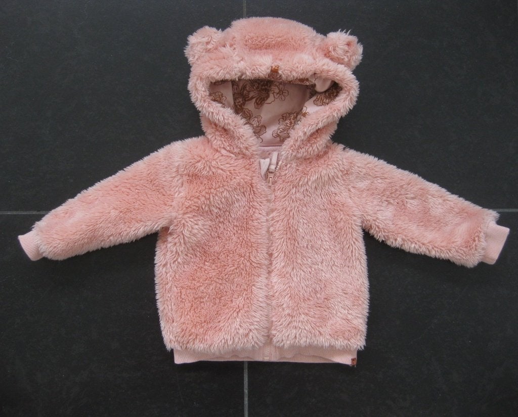 Z8 vest roze, maat 74, model Hazel, met capuchon en rits, Z8, Ophalen of Verzenden, Zo goed als nieuw, Truitje of Vestje