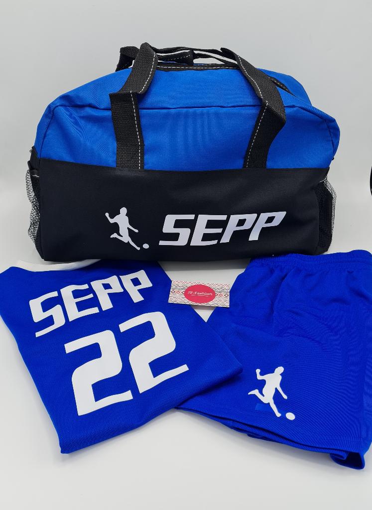3-Delige sport set met je eigen naam in maat 146, Kinderen en Baby's, Kinderkleding | Maat 146, Ophalen of Verzenden, Nieuw, Jongen of Meisje