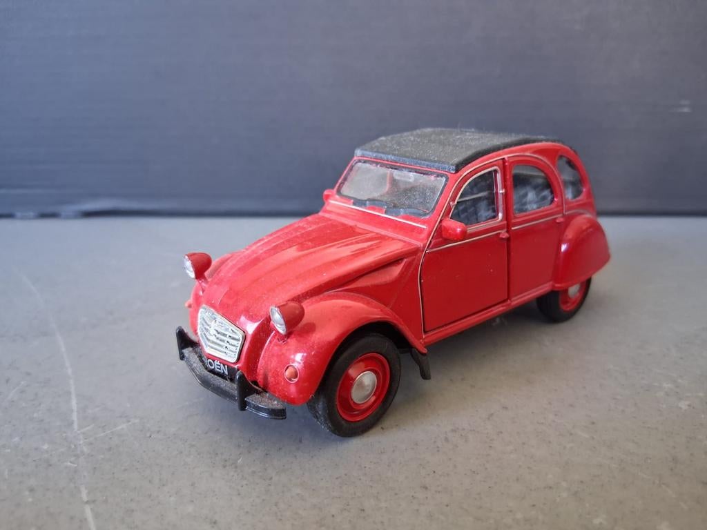 Citroën 2CV modelauto rood - Zo goed als nieuw, Overige merken, Auto, 1:32 tot 1:50, Ophalen of Verzenden
