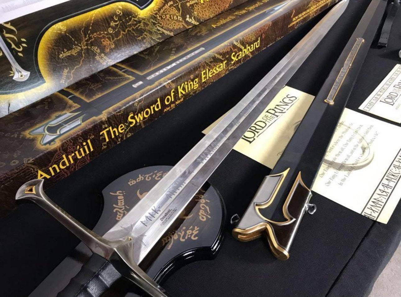 United Cutlery Andúril Sword of King Elessar + Scabbard, Verzamelen, Lord of the Rings, Ophalen of Verzenden, Zo goed als nieuw