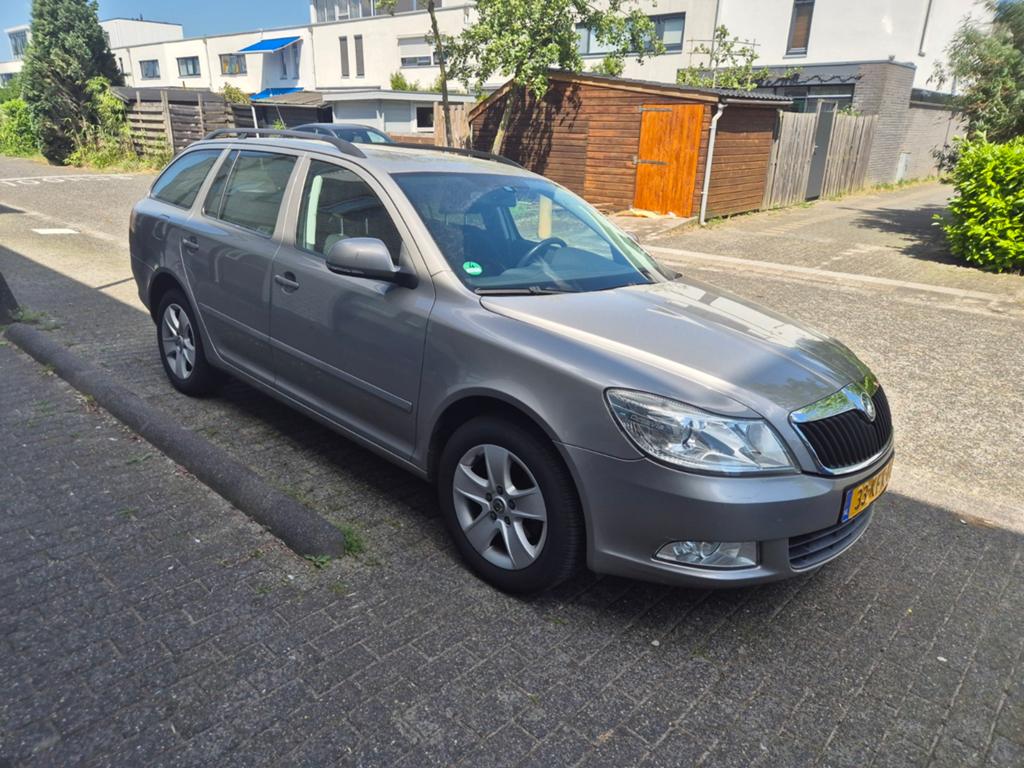 Skoda Octavia 1.4 TSI 90KW Combi 2009 Beige, Auto's, Skoda, Voorwielaandrijving, 4 cilinders, Origineel Nederlands, 1200 kg