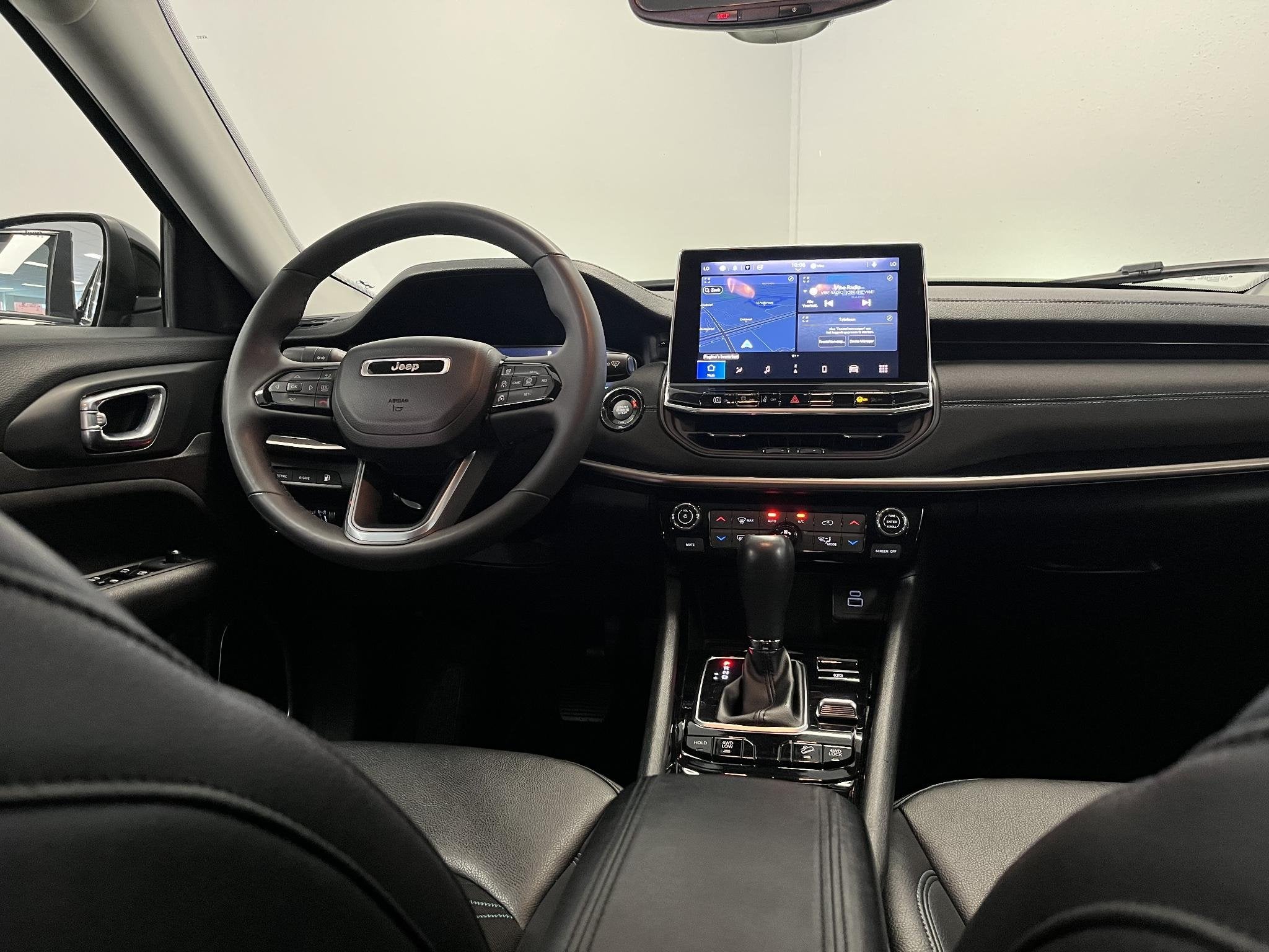 Jeep Compass 4xe 240 Plug-in Hybrid Electric Upland | Dodeho, 4 cilinders, Leder en Stof, Zwart, Bedrijf