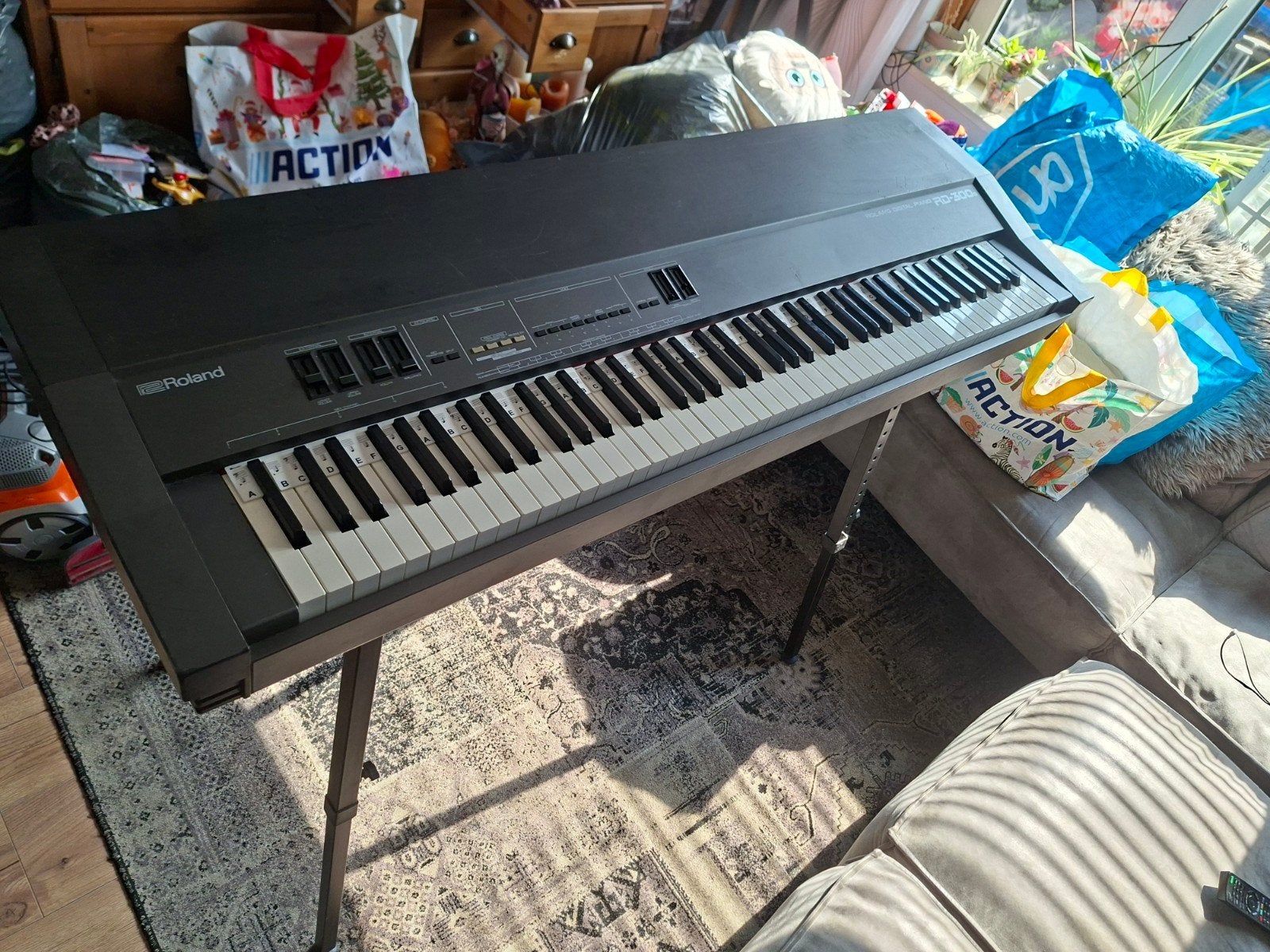 Roland RD300s, Ophalen, 61 toetsen, Roland