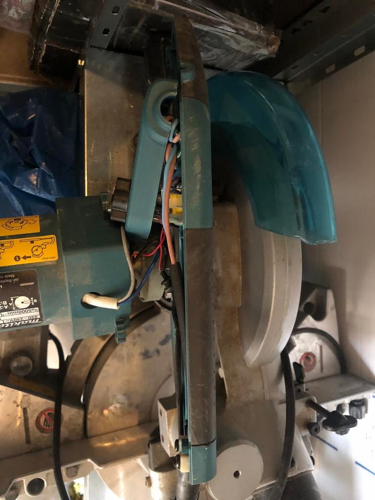 Makita afkort zaag met snoer, Ophalen, Gebruikt, 600 tot 1200 watt, Afkortzaag