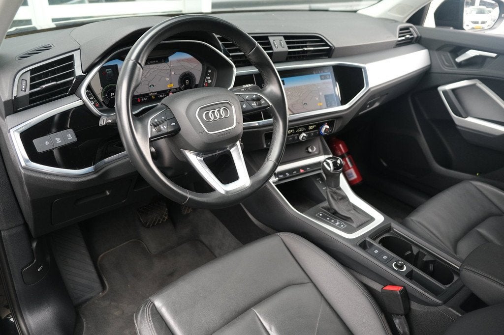 Audi Q3 45 TFSI e 245PK S-line Matrix Leder Navi Cam Elektri, Auto's, Audi, Gebruikt, Zwart, Grijs, Hybride Elektrisch/Benzine