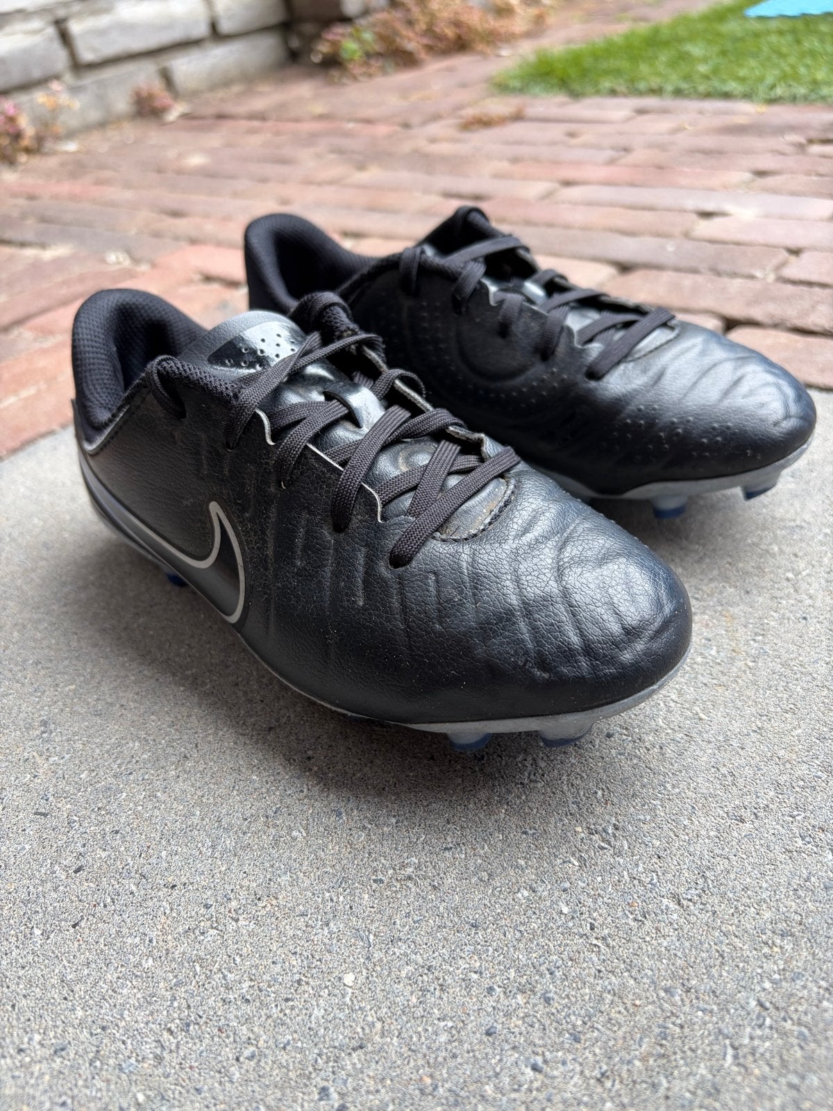 Nike Tiempo Voetbalschoenen Junior - Maat 33, Ophalen of Verzenden, Gebruikt, Schoenen