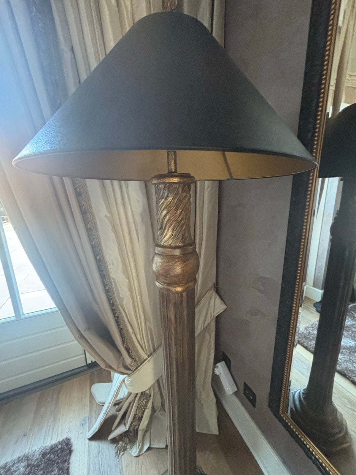 Suikertuin/Maison Sucre staande kamerlamp met kap, Huis en Inrichting, Lampen | Vloerlampen, Ophalen, Gebruikt, Hout, 150 tot 200 cm