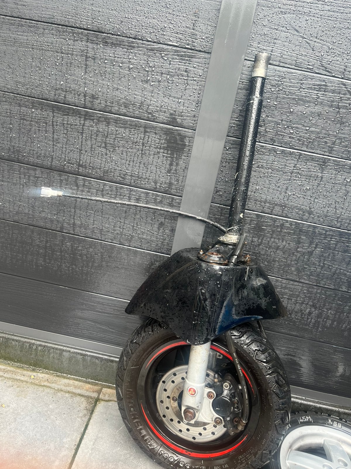Zip 2000 voorvork, Motoren, Ophalen