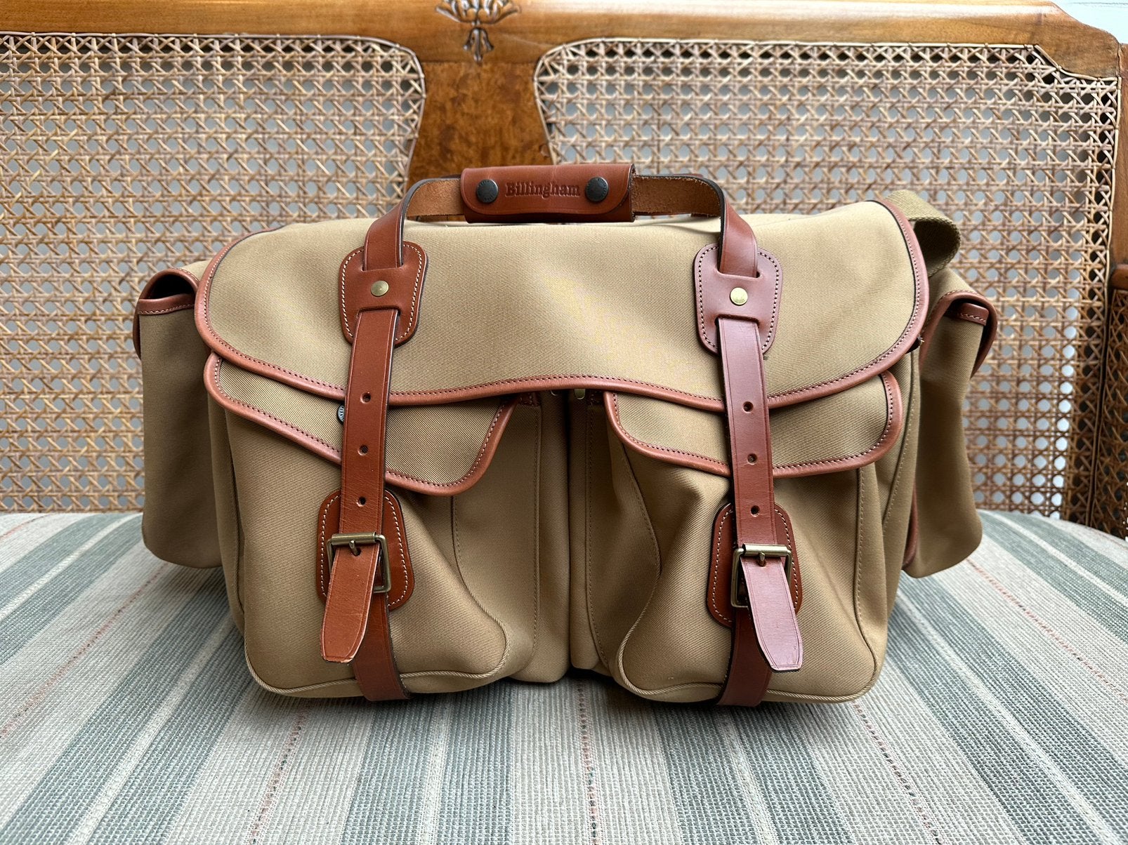 Nieuwstaat Billingham 550 Cameratas Camera Tas Bag Fototas, Ophalen of Verzenden, Zo goed als nieuw