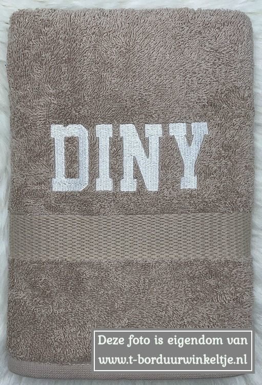 Handdoek Cream geborduurd met naam, Ophalen of Verzenden, Nieuw, Beige, Handdoek