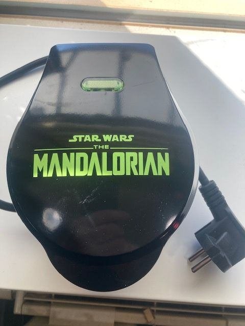 Star Wars The Mandalorian The Child Wafelijzer, Ophalen of Verzenden, Zo goed als nieuw
