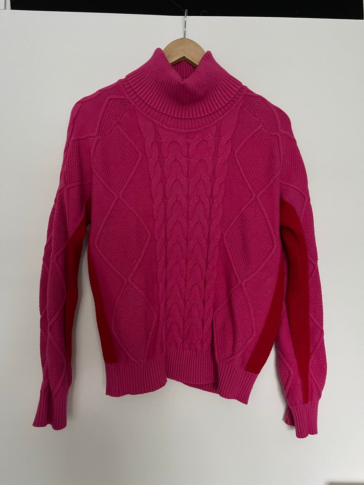 Marina V Paris roze coltrui met kabelpatroon, Ophalen of Verzenden, Zo goed als nieuw, Maat 38/40 (M), Roze