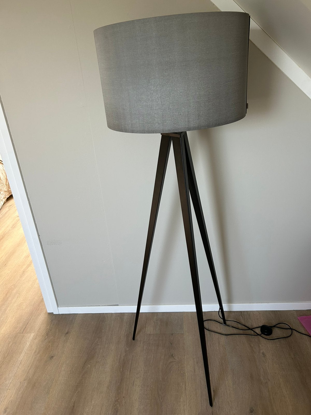 Zuiver tripod vloerlamp met driepoot grijs zwart, Ophalen, Zo goed als nieuw, 150 tot 200 cm