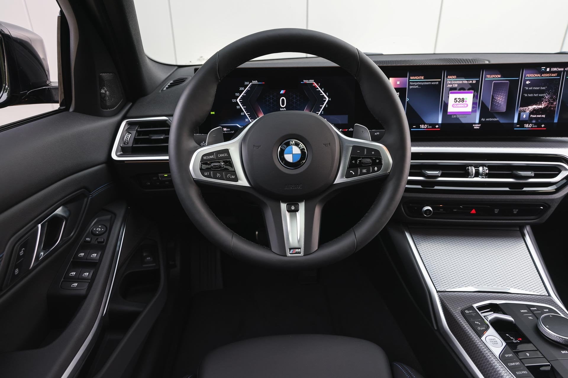 BMW 3 Serie 318i M Sport Automaat / M-Performance / Sportsto, Auto's, Achterwielaandrijving, Gebruikt, Alcantara, Zwart