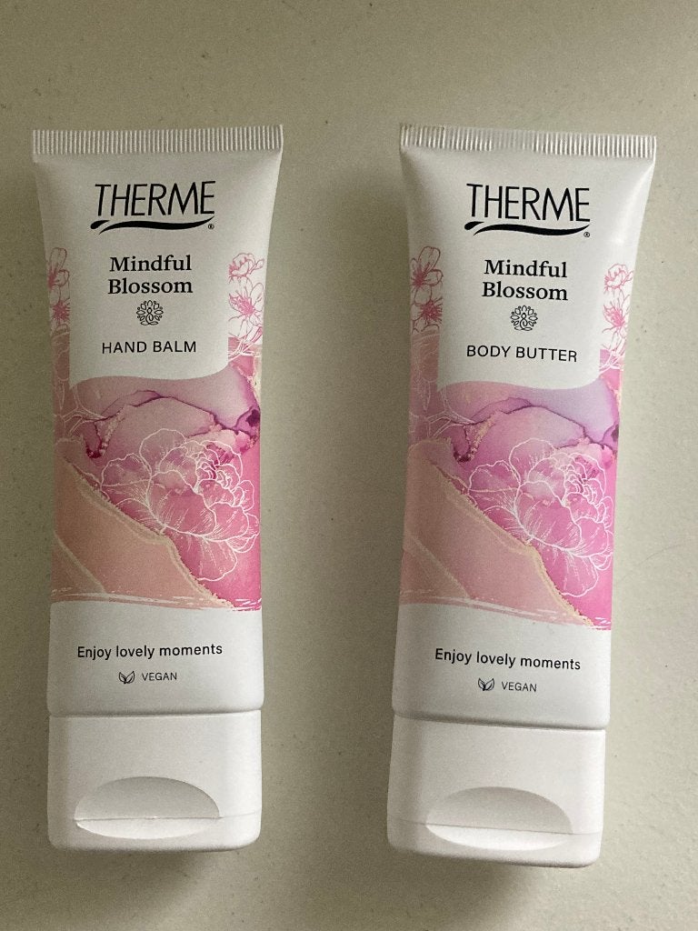 Handcrème en body butter Mindful Blossom - Therme, Ophalen of Verzenden, Nieuw, Bodylotion, Crème of Olie