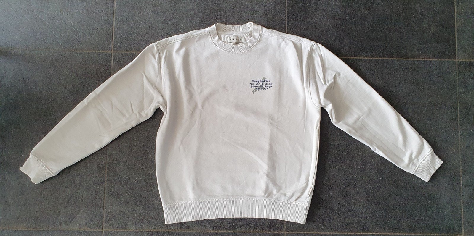 Wit met blauwe sweater van Hallinger maat M. De Sting., Kleding | Heren, Maat 48/50 (M), Hallinger, Wit, Ophalen of Verzenden