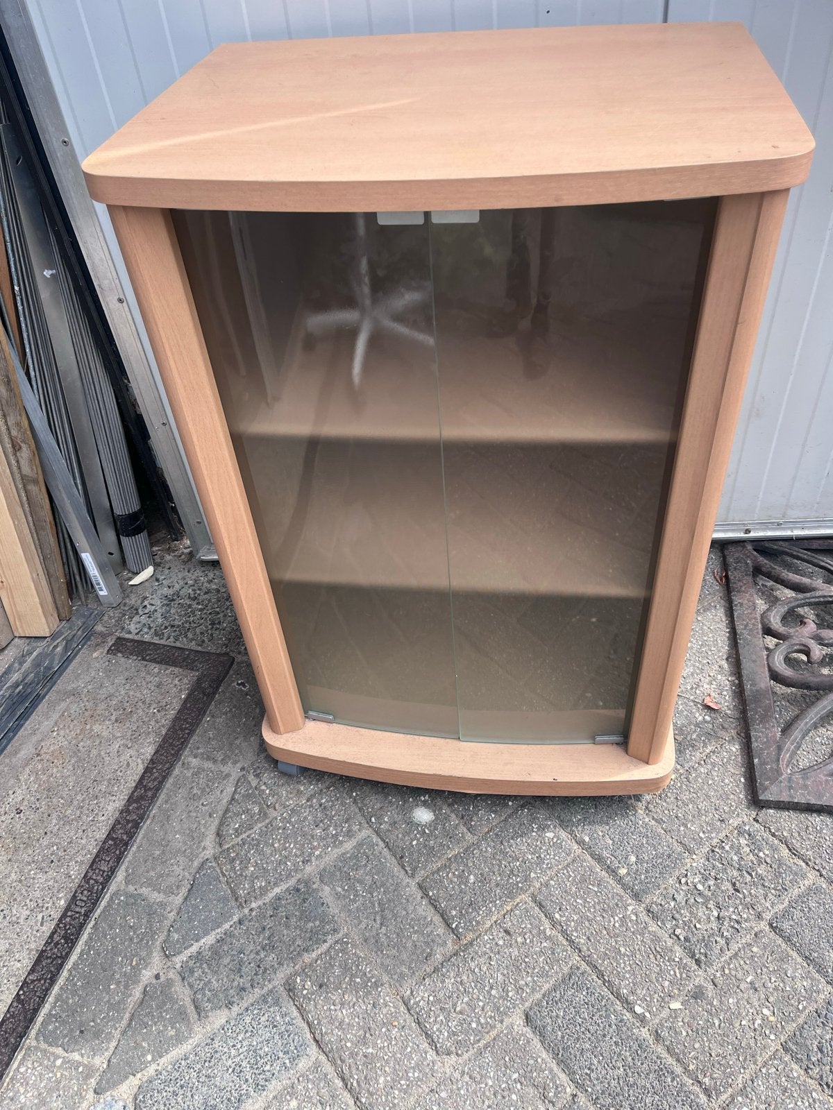 Tv kast op wieltjes met mat glas, Ophalen, Gebruikt, 25 tot 75 discs, Hout