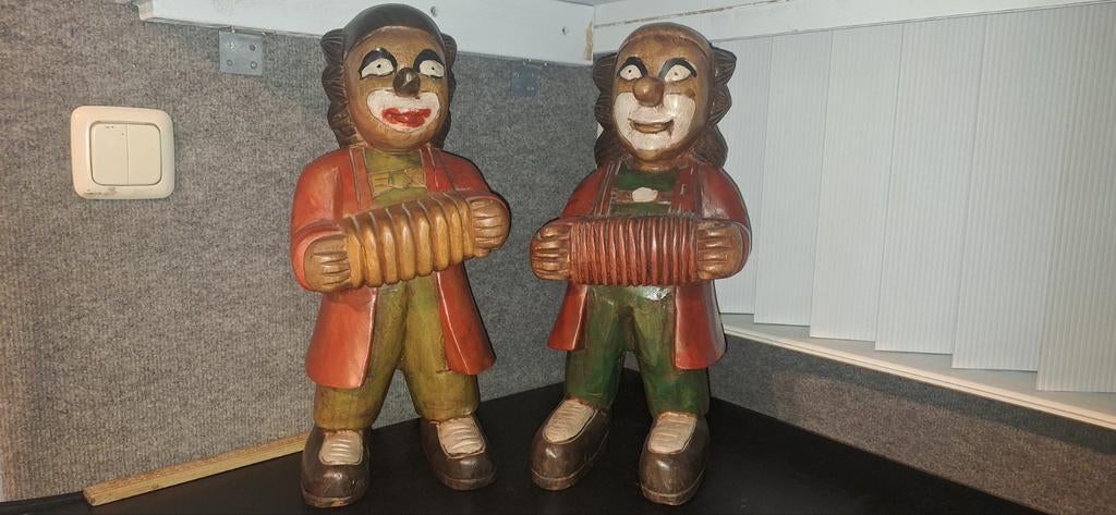 Houten uitgesneden clowns met accordeon - 48cm, Ophalen of Verzenden, Zo goed als nieuw, Mens