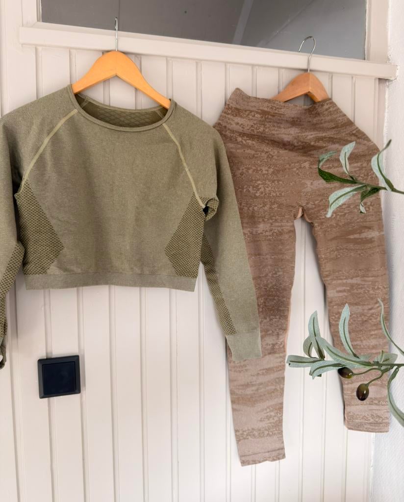 Sportset tweedelige sportkleding set legging en cropped top, Ophalen of Verzenden, Zo goed als nieuw, Groen, Fitness of Aerobics