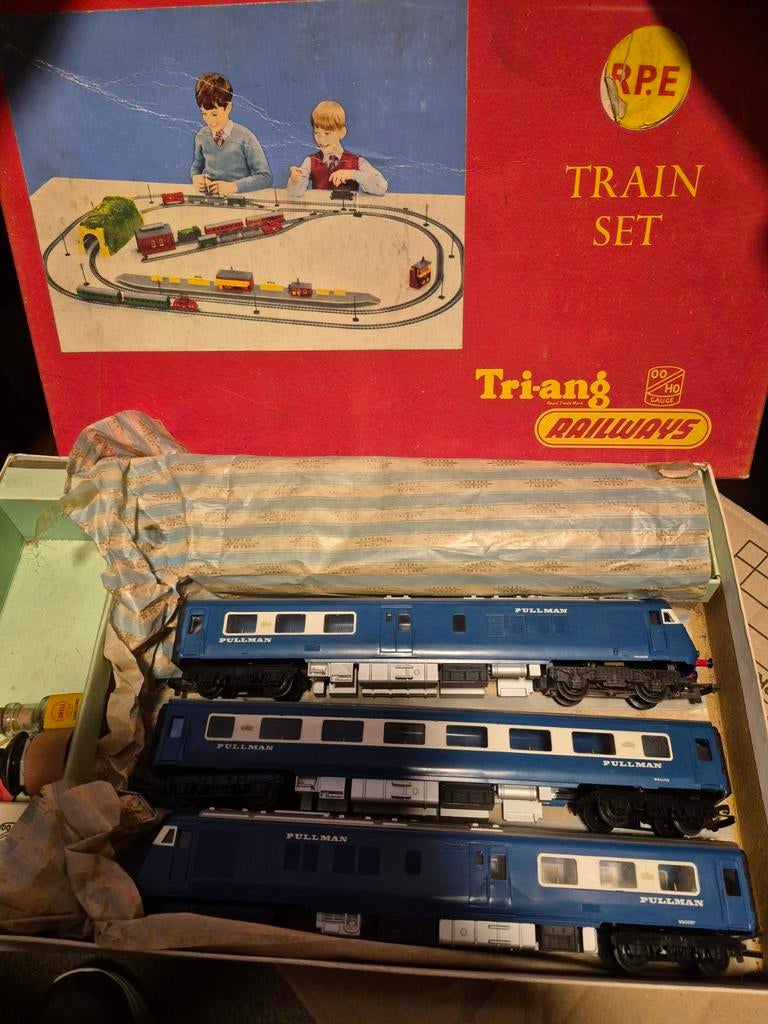 Tri-ang  pullman trein set  blauw 00/ho  cauge, Overige merken, Gelijkstroom, Ophalen of Verzenden, Gebruikt