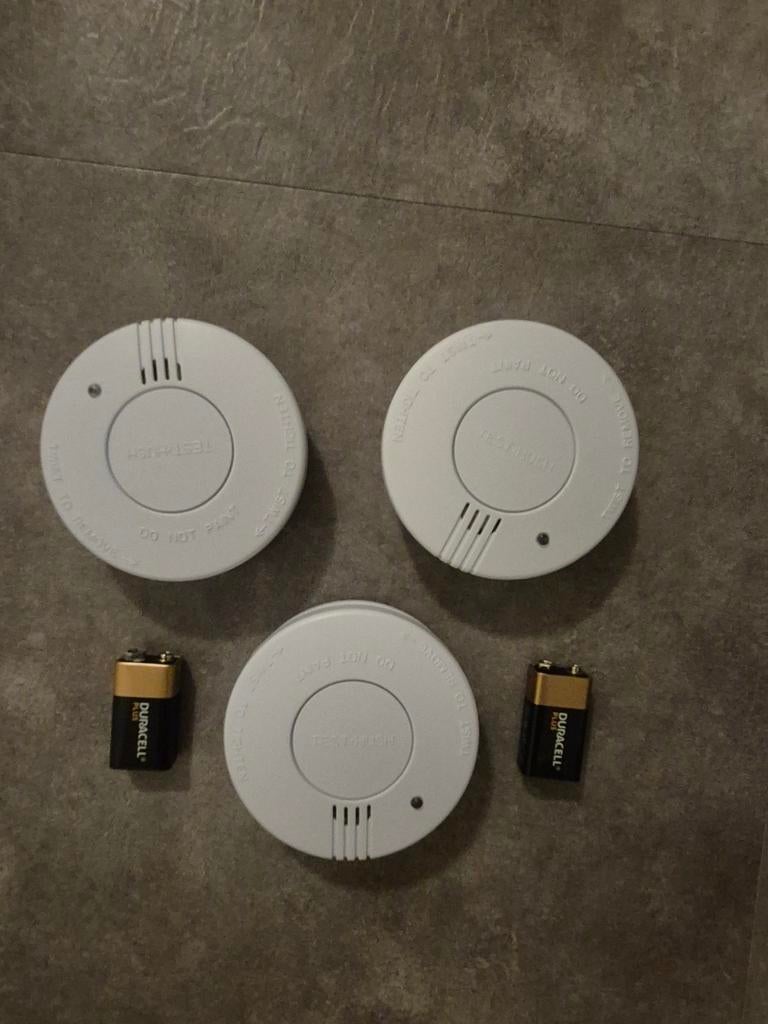 3 Smartwares Rookmelders met Magneetbevestiging, Detector, Sensor of Melder, Ophalen of Verzenden, Zo goed als nieuw, Rook