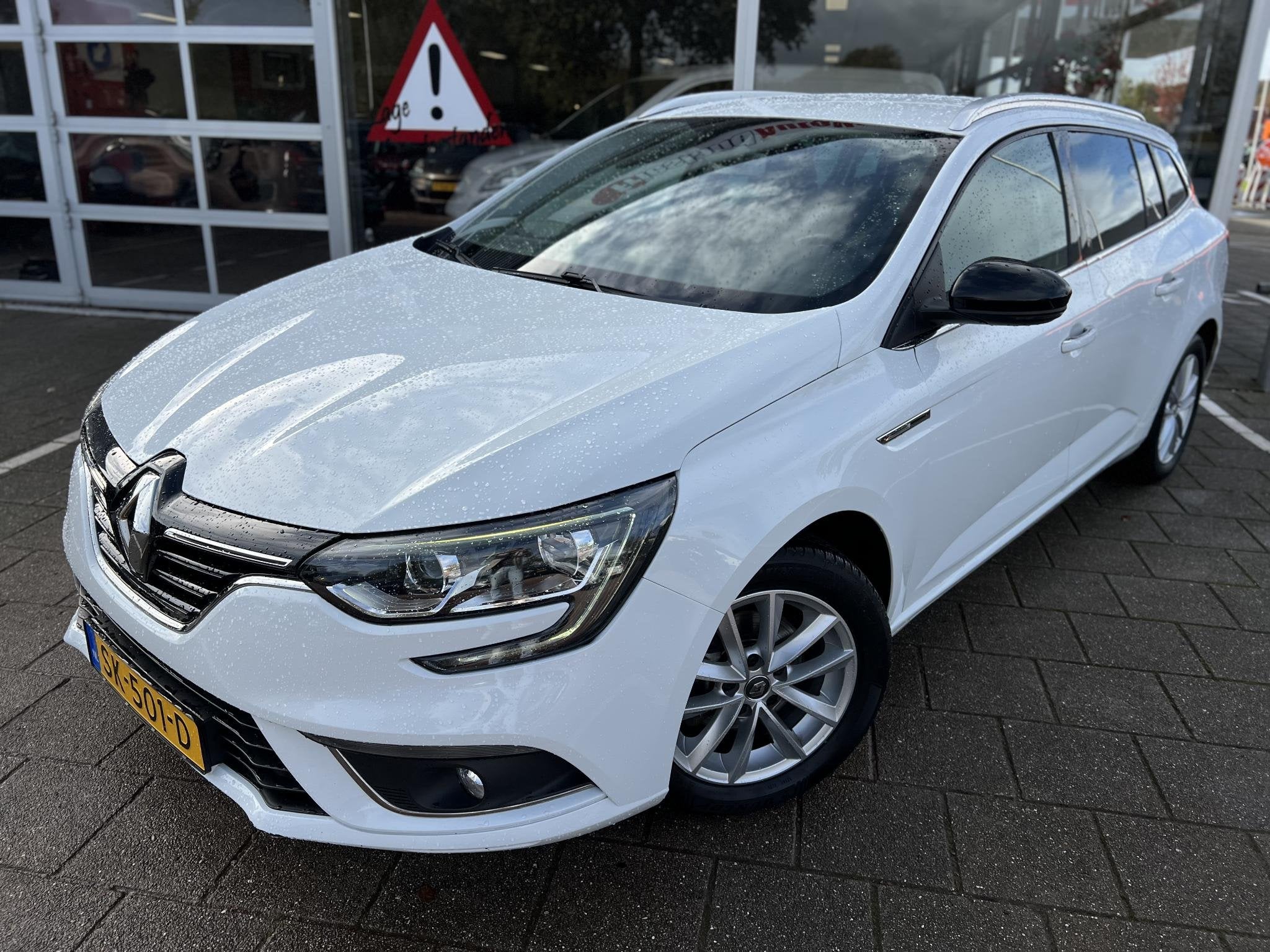 Renault Mégane Estate 1.2 TCe Limited /Cruise/Clima/Navi/Tr, Voorwielaandrijving, Gebruikt, 4 cilinders, Met garantie (alle)