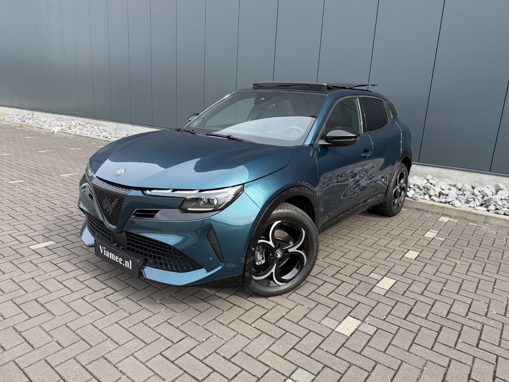 Alfa Romeo Junior 1.2 Turbo Hybrid Ibrida Speciale | PANO |, Auto's, Euro 6, 1199 cc, Blauw, Leder en Stof