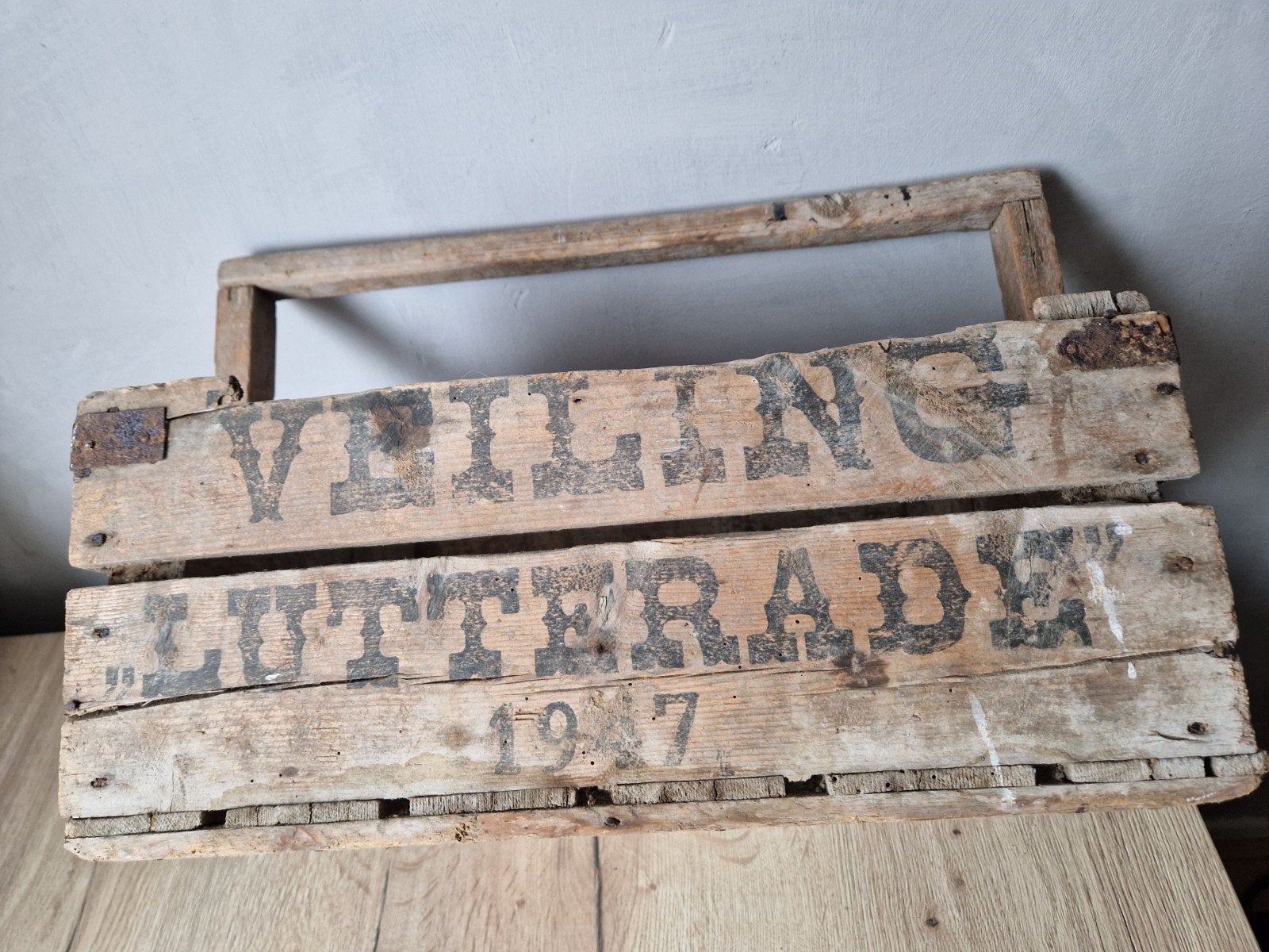 Antieke houten kist "VEILING LUTTERADE" 1947, Ophalen