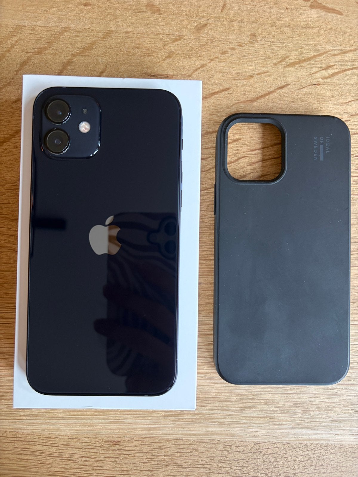 Iphone 12 - zeer nette staat - incl Ideal of Sweden hoesje, Ophalen of Verzenden, Zo goed als nieuw, IPhone 12