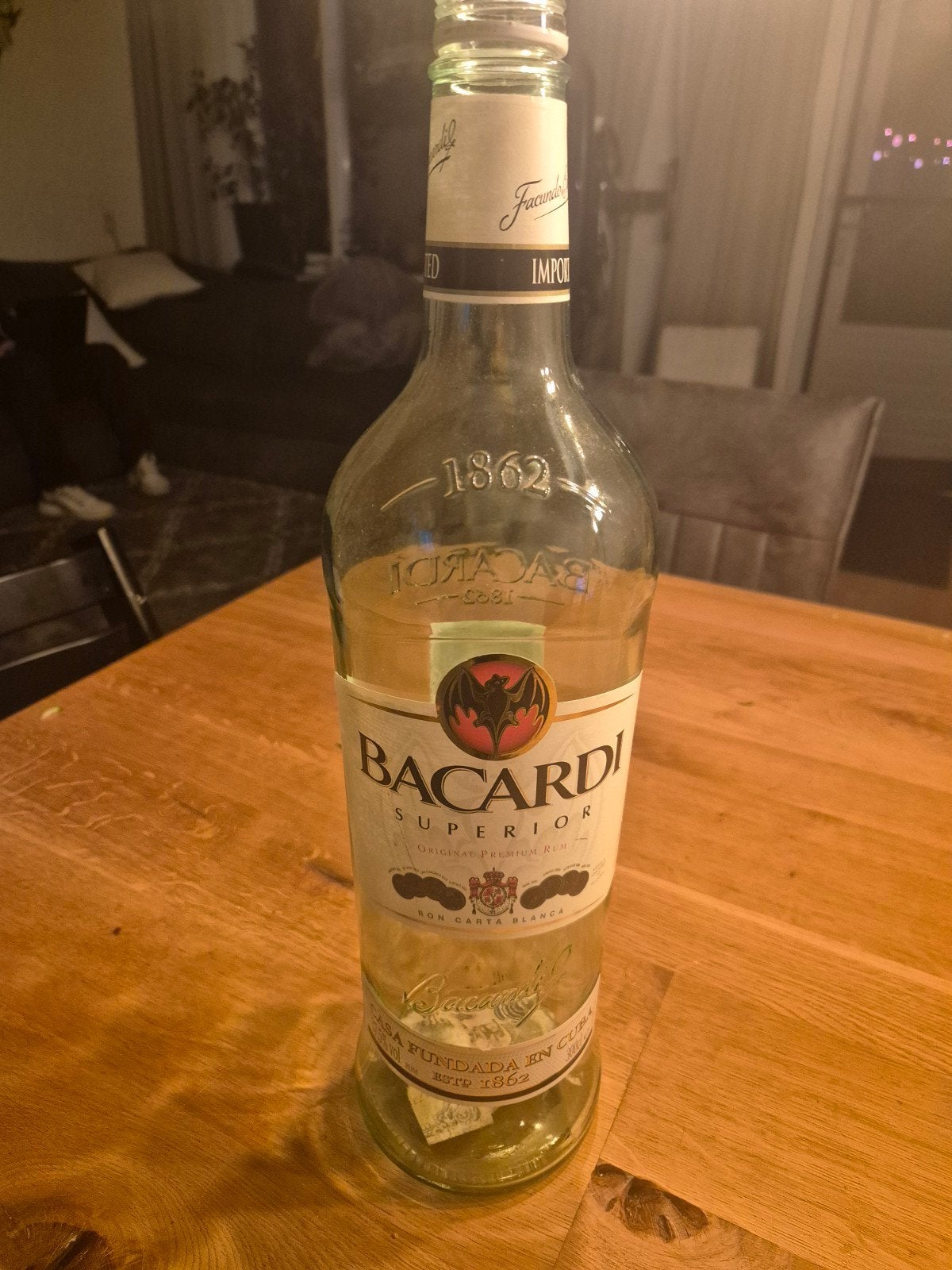 Lege Bacardi Superior fles - decoratie/Lamp/spaarvarken, Verzamelen, Ophalen of Verzenden, Gebruikt