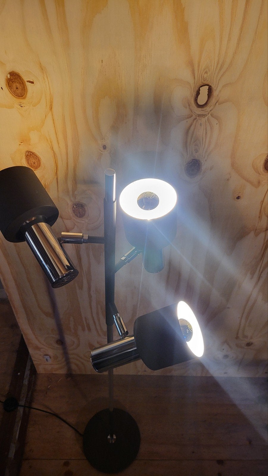 Twee nette vintage staande Woja design lampen jaren 60

Tref, Ophalen, 150 tot 200 cm