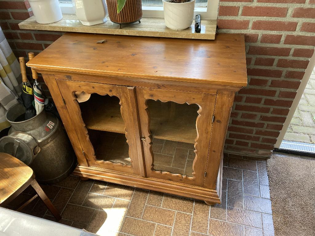 vurenhouten kastje met glas, Ophalen, Huis en Inrichting