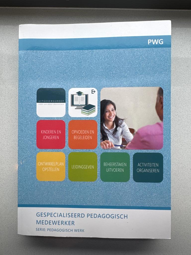 Gespecialiseerd pedagogisch medewerker pwg, Onbekend, Overige vakken, Verzenden, Zo goed als nieuw