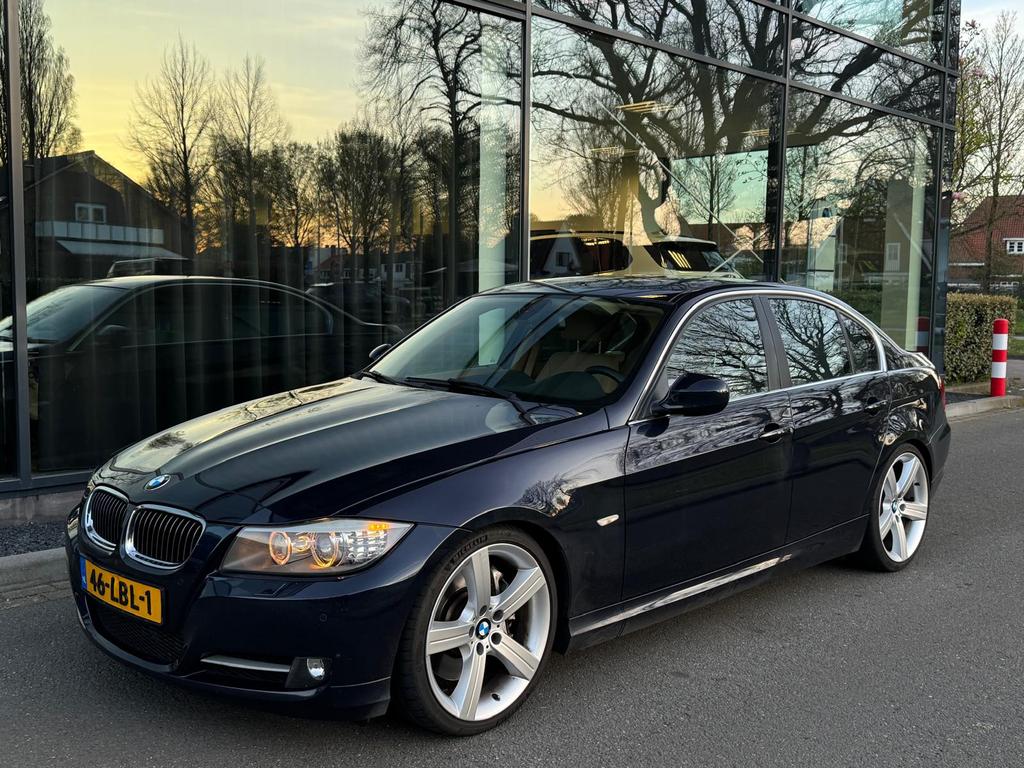 BMW 335xi HANDGESCHAKELD | M Performance |KW| Dealerwaardig, Auto's, BMW, 1800 kg, Beige, Blauw, Bedrijf