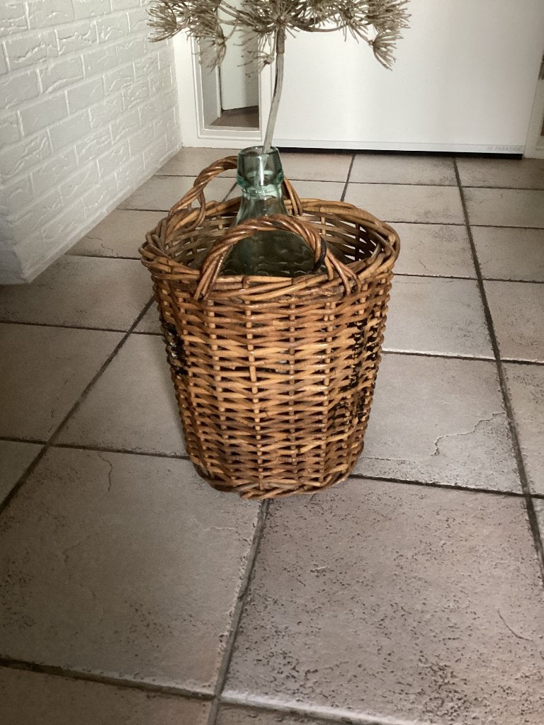 Vintage mand met fles, Ophalen