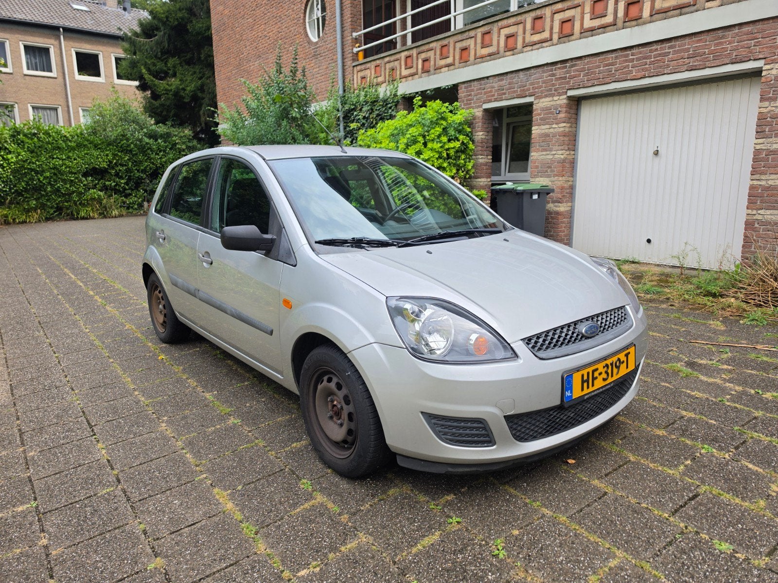 Ford Fiësta 1.3 8V 5DR 2007 Grijs, Auto's, Voorwielaandrijving, 1299 cc, 40 €/maand, 4 cilinders