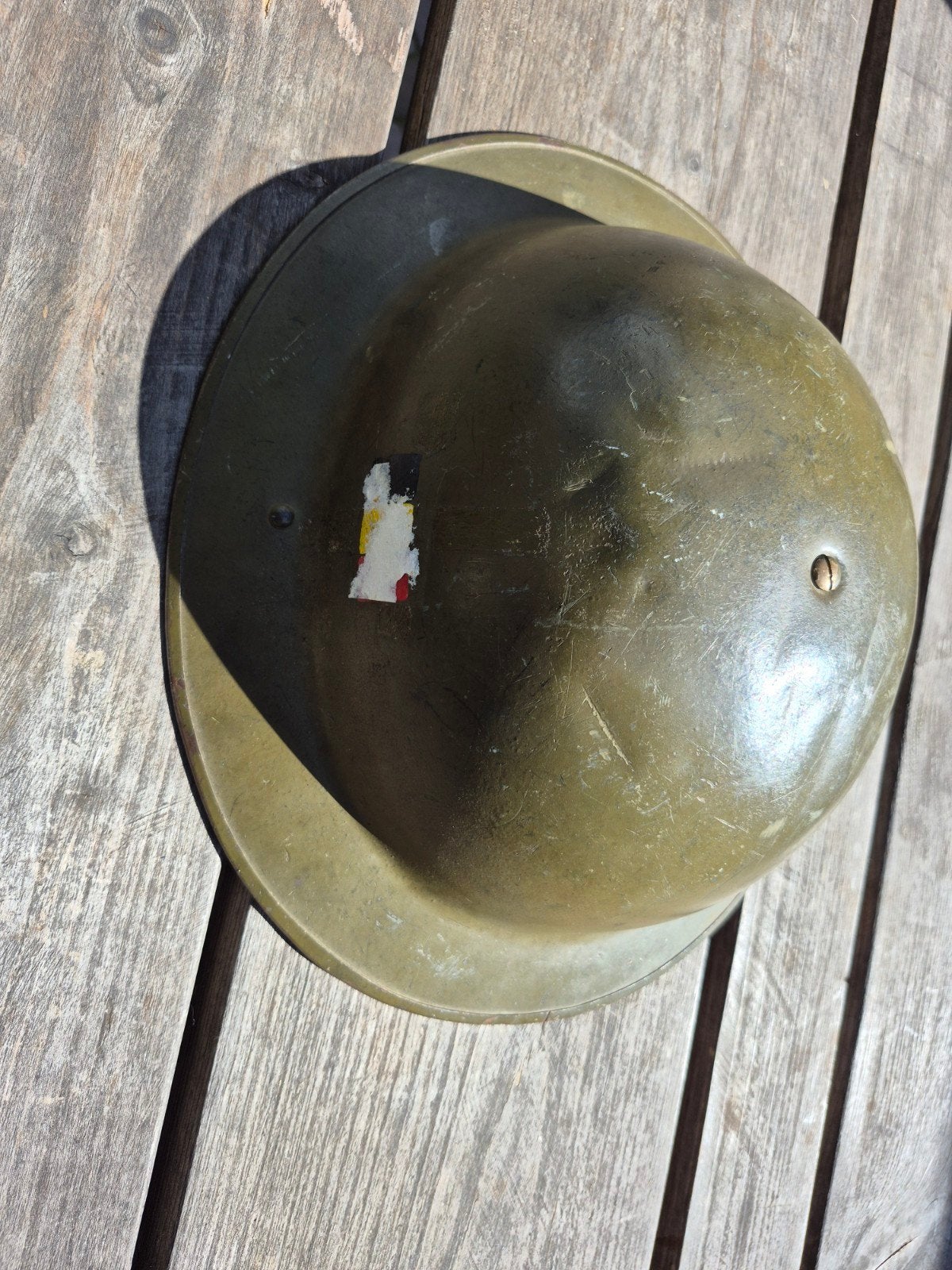 Belgische militaire helm uit 1952 met binnenwerk en kinriem, Verzamelen, Ophalen of Verzenden, Landmacht, Overige gebieden, Helm of Baret