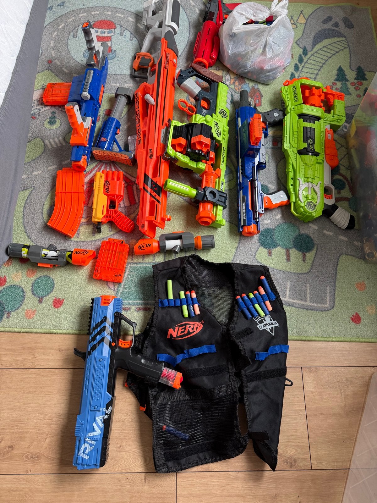 Grote Nerf Pistolen Set met Accessoires en Vest, Ophalen of Verzenden, Gebruikt, Jongen of Meisje
