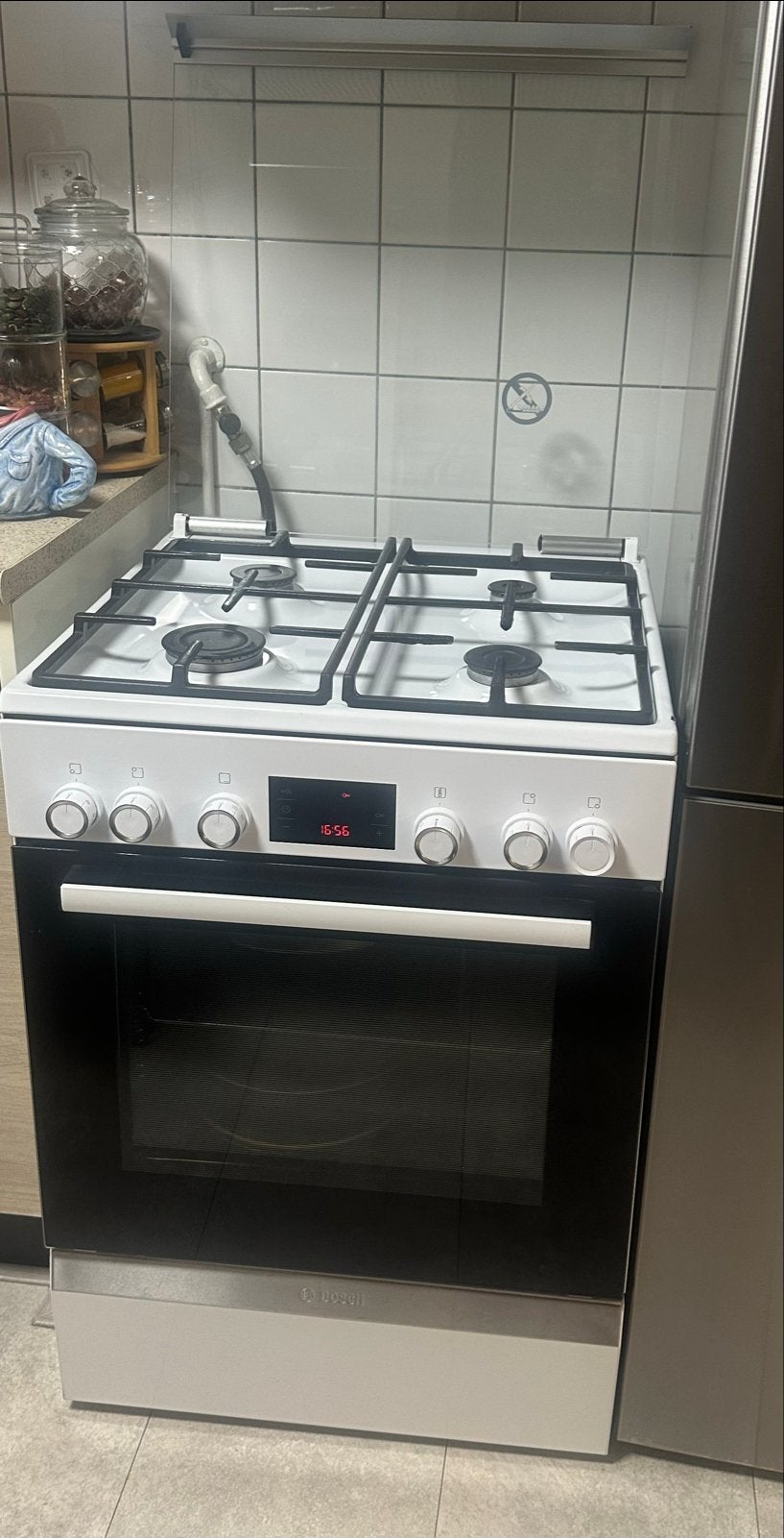 Vrijstaand gasfornuis met oven - Zo goed als nieuw, Witgoed en Apparatuur, Fornuizen, 60 cm of meer, Zo goed als nieuw, Gas, Vrijstaand