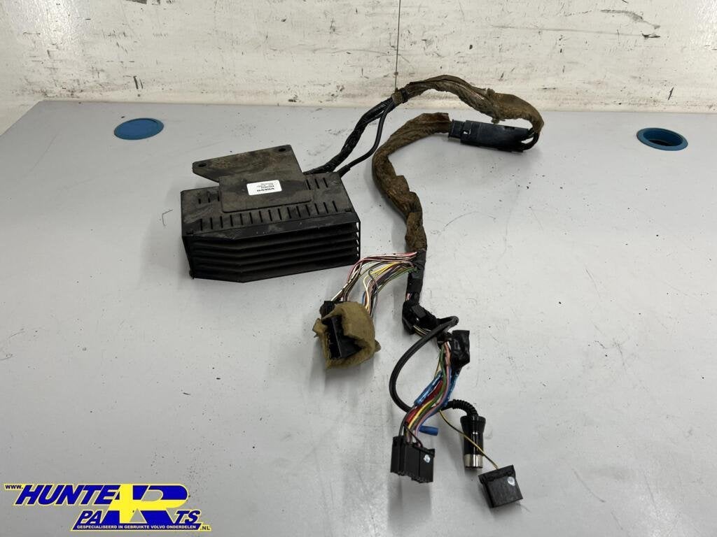 Radio versterker Volvo V70/S70/V70XC ('97-'00) 9452029, Gebruikt, Ophalen of Verzenden, Volvo, Volvo